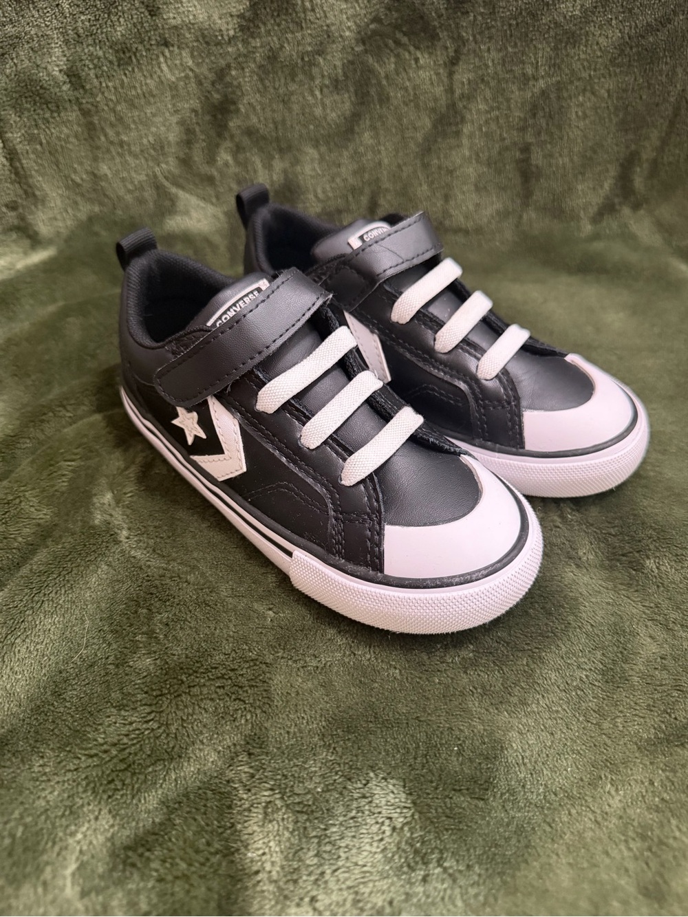 Converse Kids Black and White Low-Top Star Sneakers